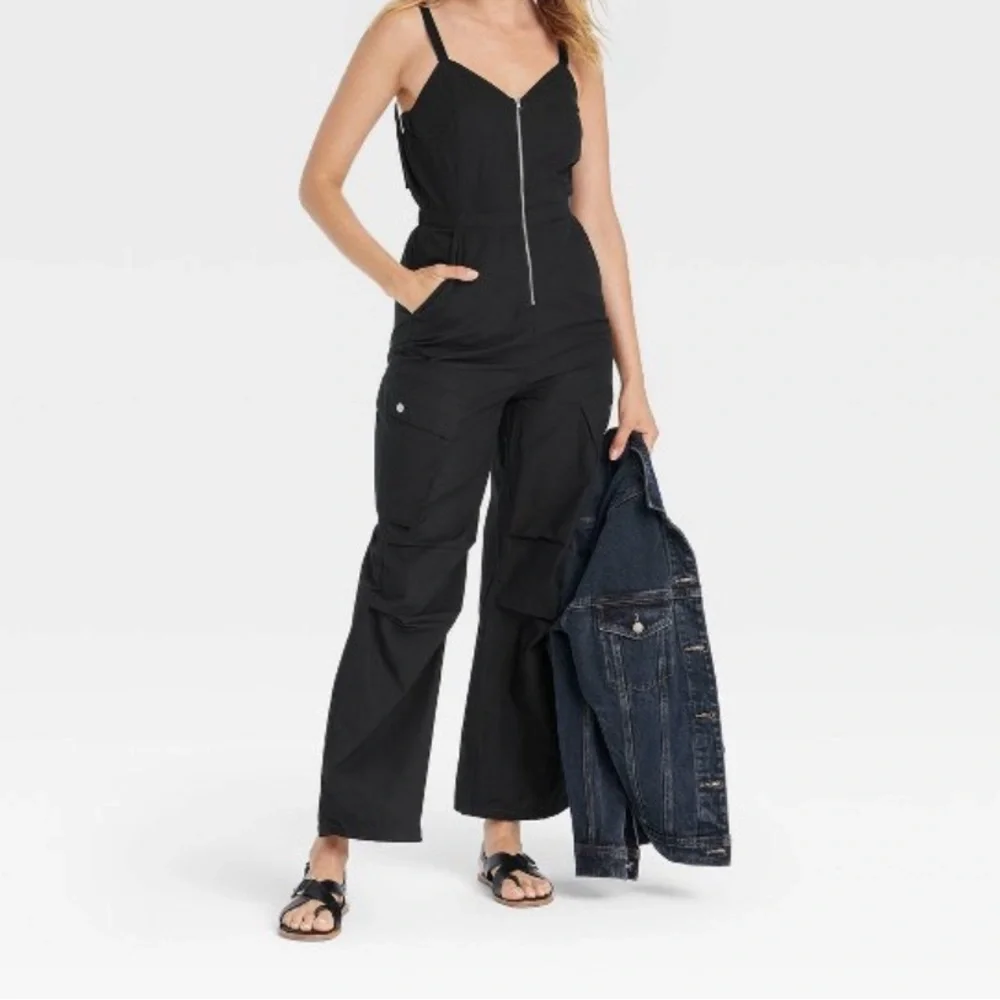 Women’s Maxi Cargo Jumpsuit Size M. Black